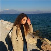 Diplomata al liceo scientifico, opzione scienze applicate. Laureanda presso il CdL in Biotecnologie ambito medico farmaceutico. Mi muovo molto bene sia nelle materie scientifiche che letterarie, e mi piace molto aiutare i/le ragazzi/e. Cerco di far compre